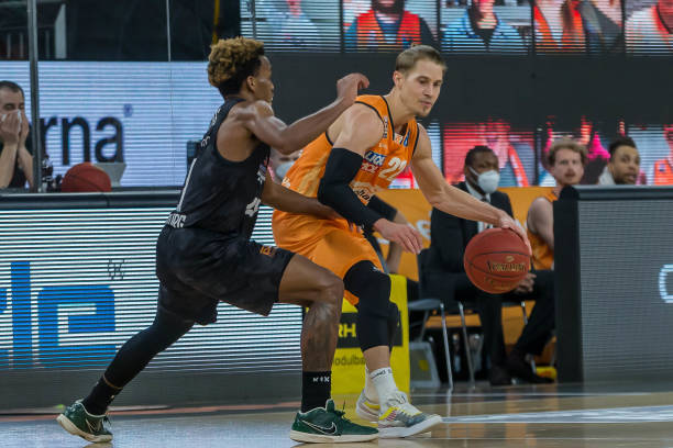 支持库里已 支持库里已