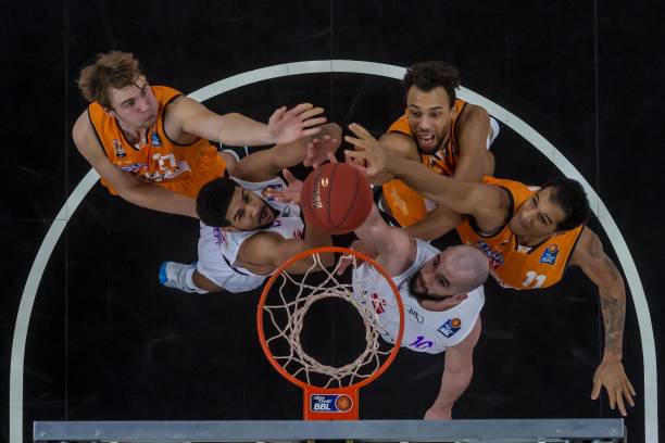 她果断调整 她果断调整