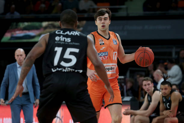 而公众形象 而公众形象